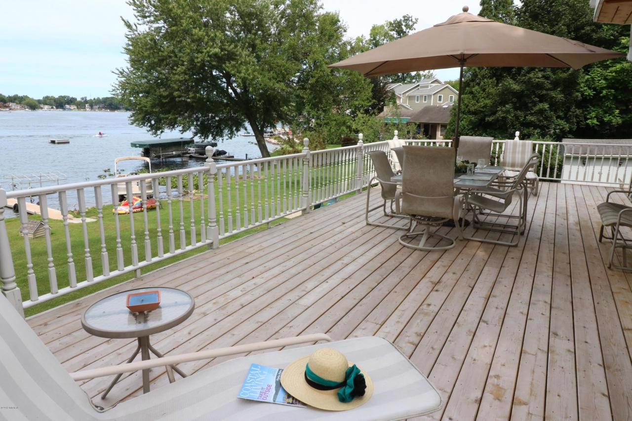 SPECTACULAR MAGICIAN LAKE HOME Michigan Luxury Homes Mansions For