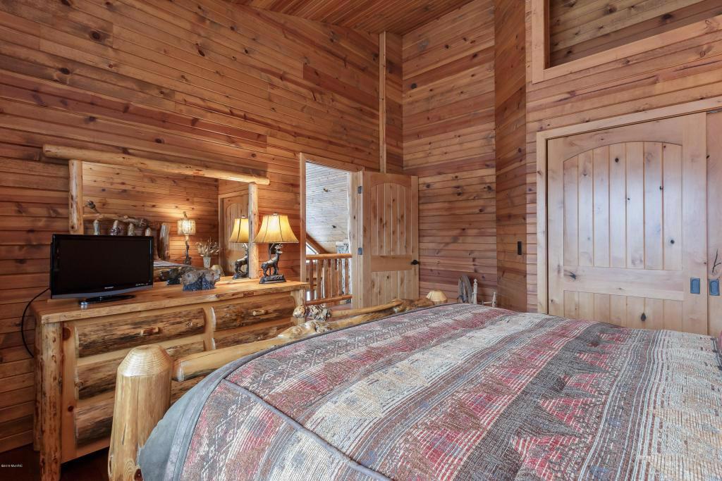 Spectacular Log Cabin On 51 Acres Michigan Luxury Homes