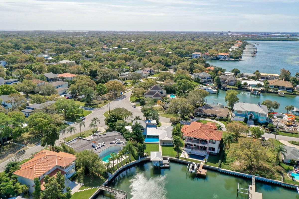SOUTH TAMPA WATERFRONT POOL HOME Florida Luxury Homes Mansions For