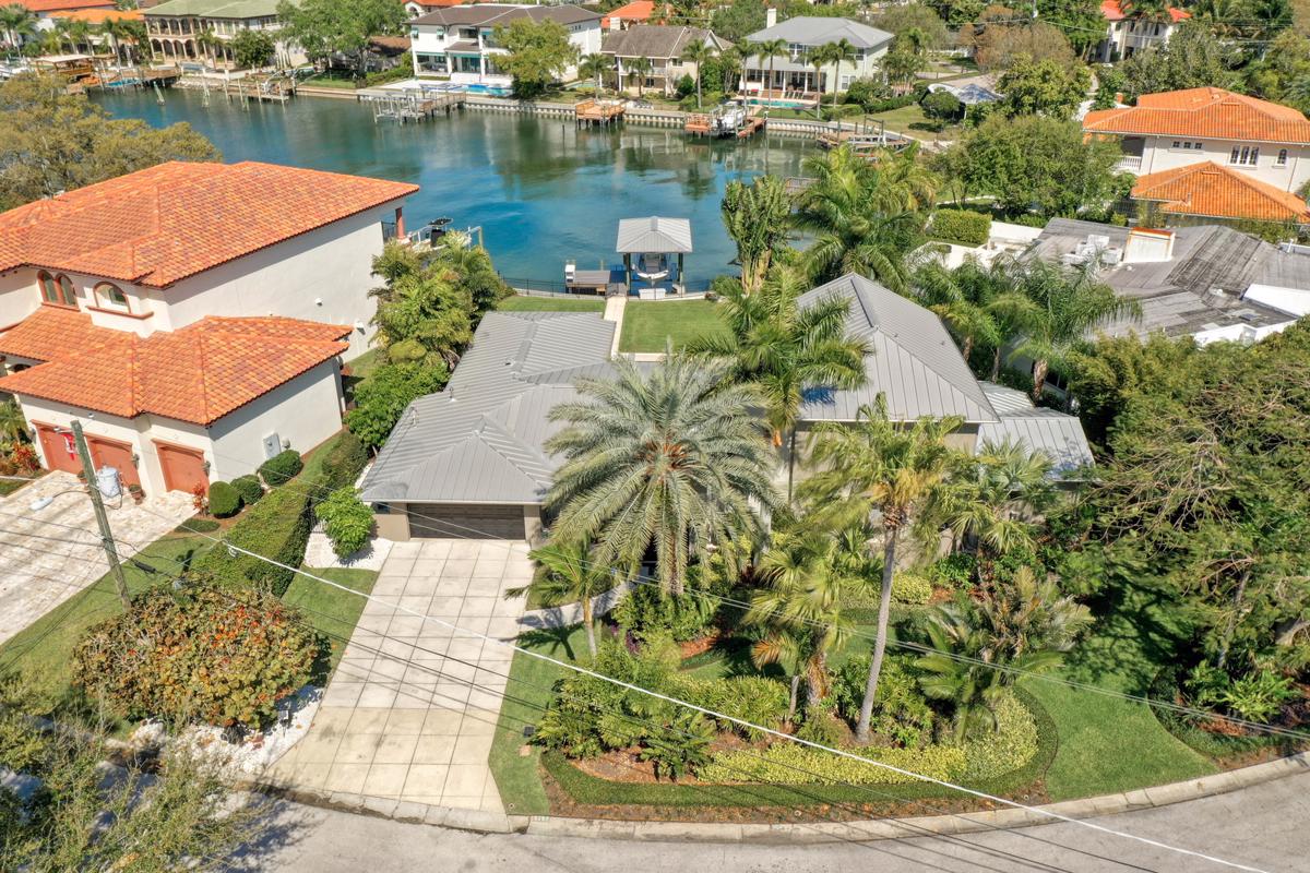 SOUTH TAMPA WATERFRONT POOL HOME Florida Luxury Homes Mansions For