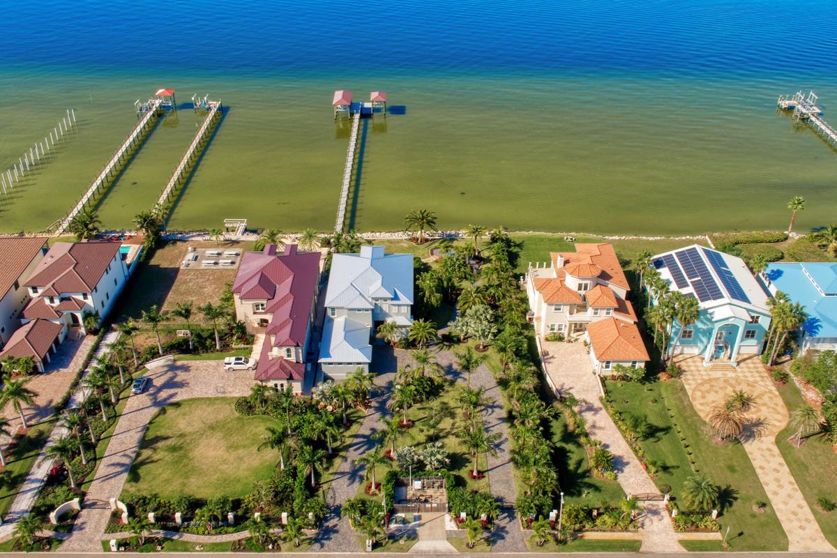 DOUBLE LOT LUXURY WATERFRONT ESTATE Florida Luxury Homes Mansions