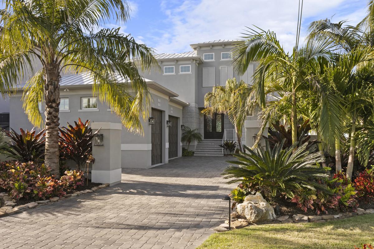 DOUBLE LOT LUXURY WATERFRONT ESTATE Florida Luxury Homes Mansions