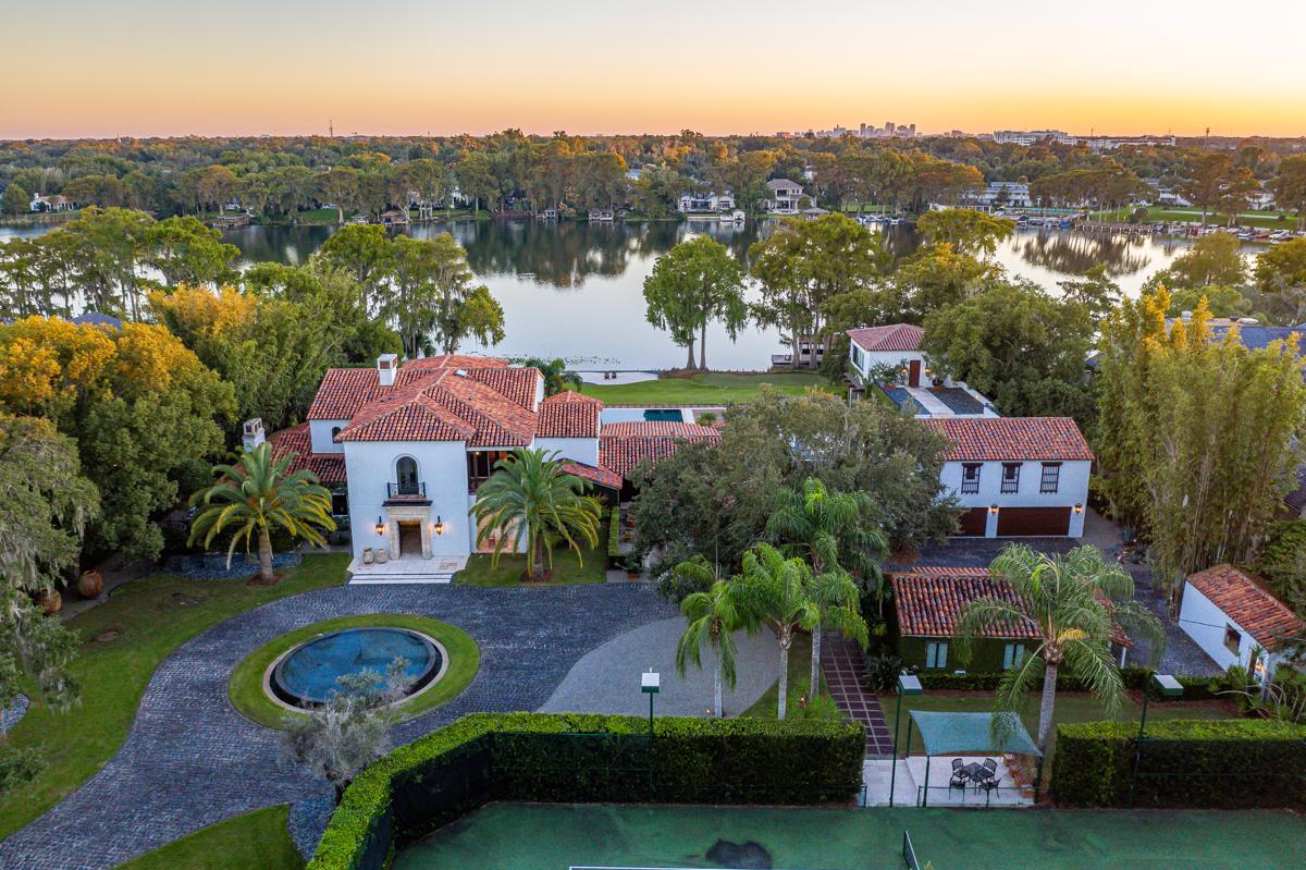 CAPTIVATING AND TIMELESS GATED FLORIDA ESTATE Florida Luxury Homes