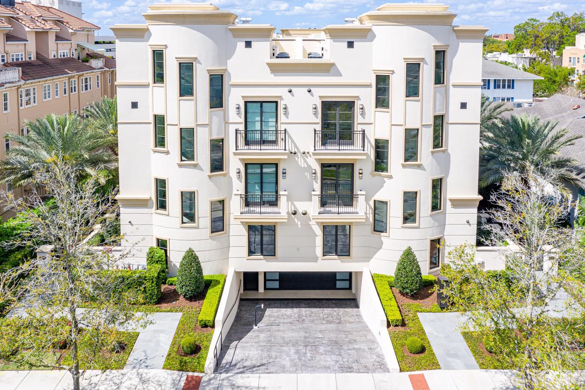 AN EXQUISITE TOWNHOME COMMUNITY