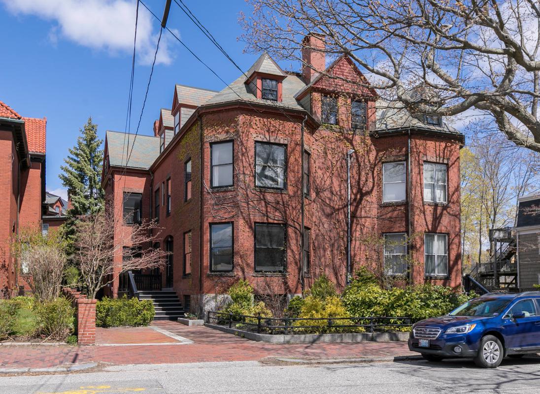 BEAUTIFULLY UPDATED HOME Maine Luxury Homes Mansions For Sale