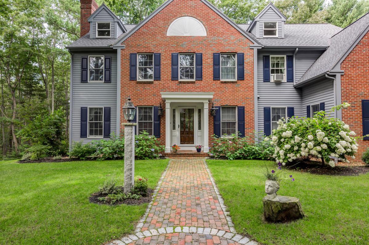 UPDATED STONEGATE COLONIAL Maine Luxury Homes Mansions For Sale