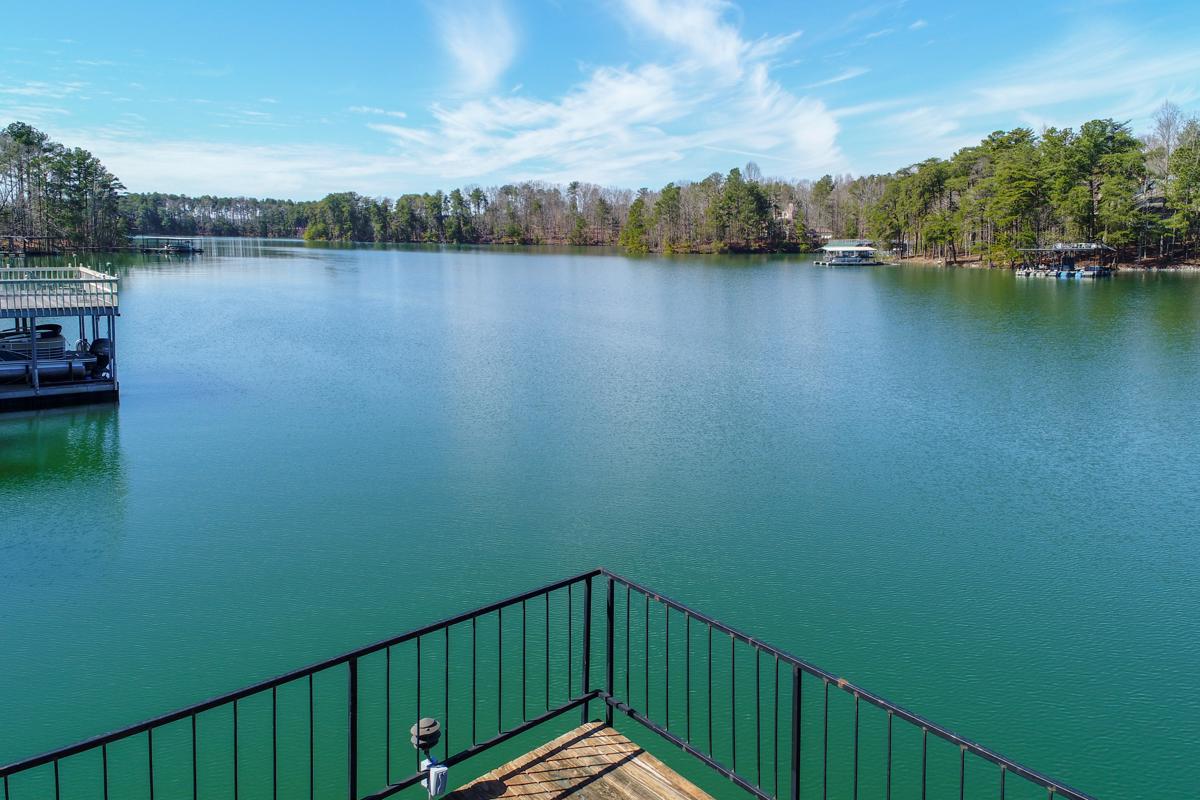 NEW CONSTRUCTION COASTAL FARMHOUSE ON LAKE LANIER Luxury