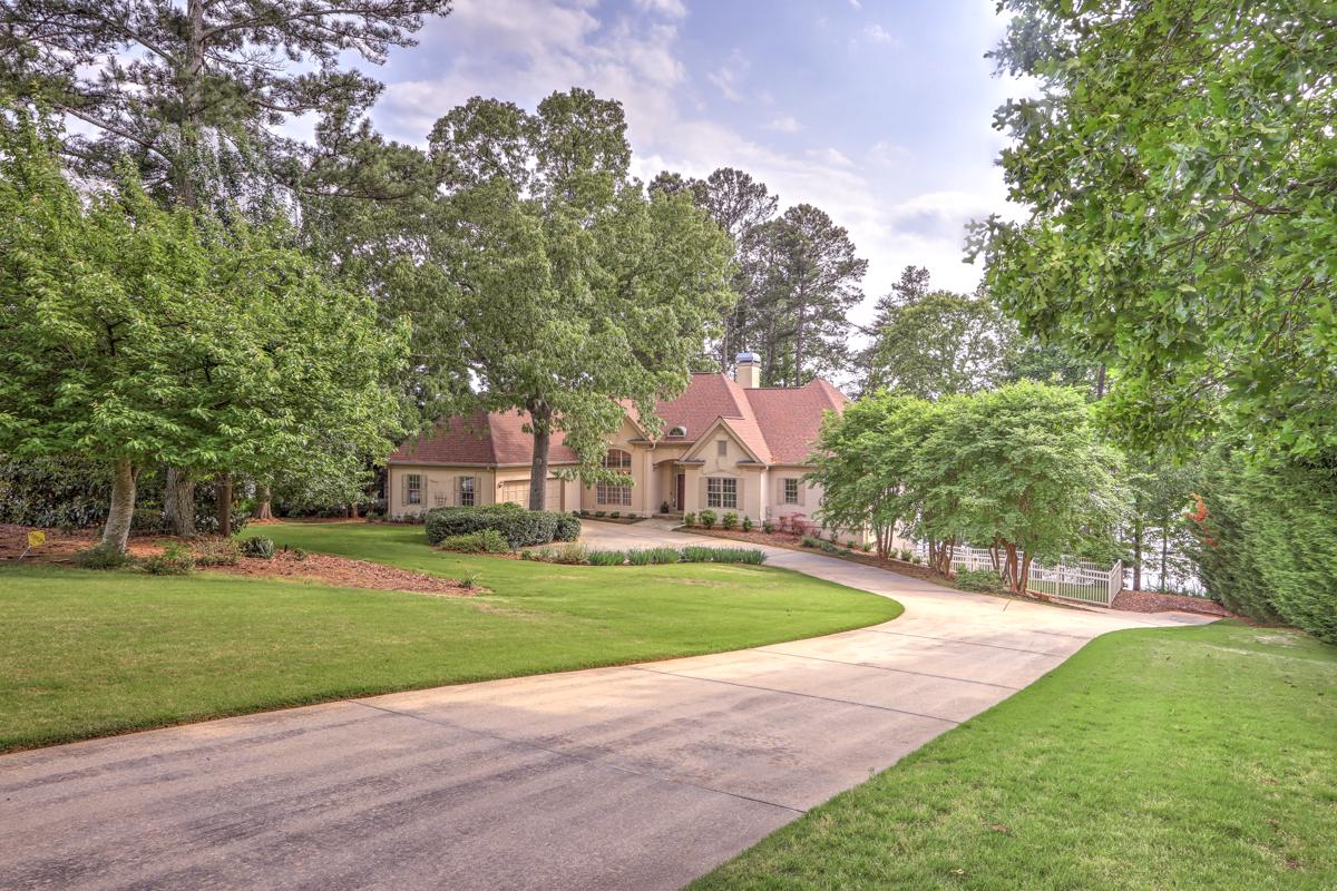 SPECTACULAR VIEWS OF LAKE LANIER Luxury Homes Mansions For