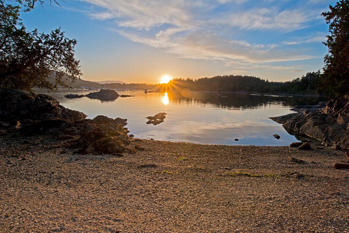 AN ISLAND IN THE HEART OF THE CANADIAN GULF ISLANDS