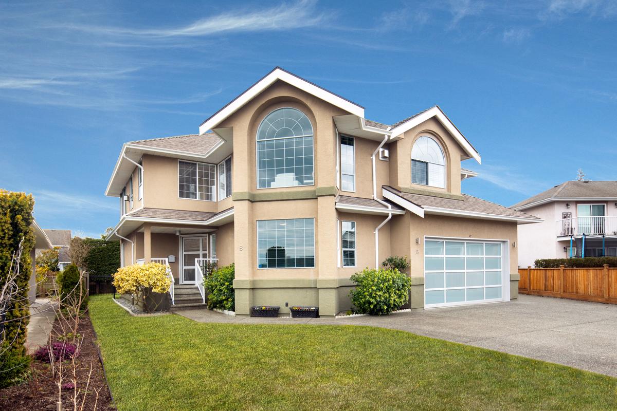EXCEPTIONAL FAMILY HOME IN SIDNEY