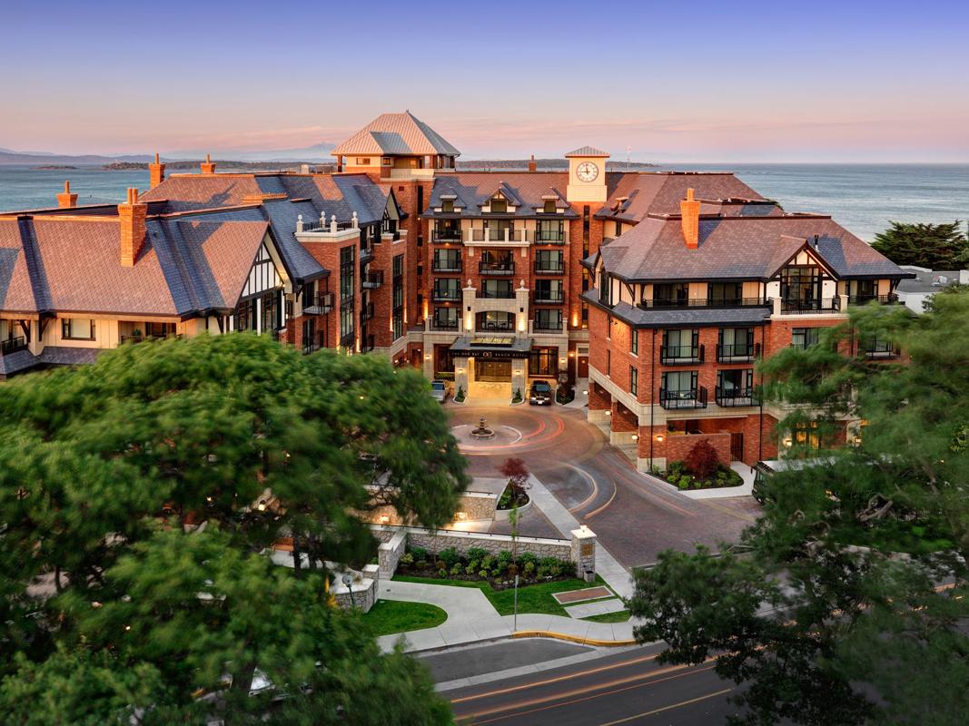 PREMIER PENTHOUSE IN OAK BAY BEACH HOUSE