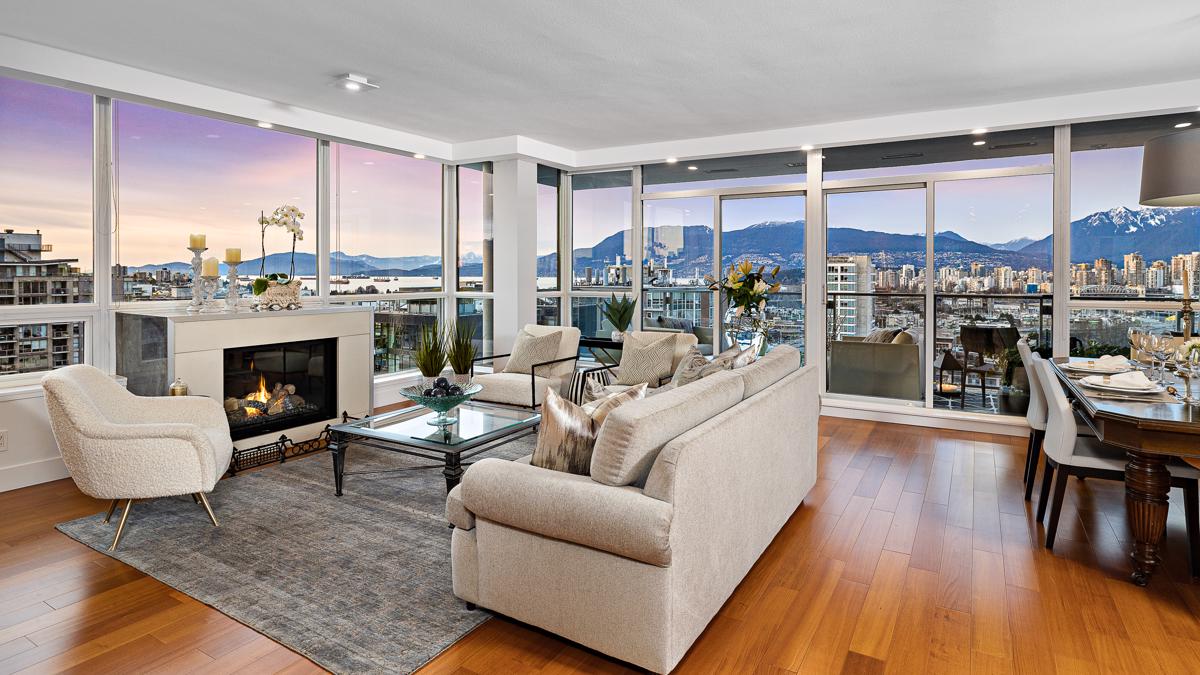 VANCOUVER VIEWS FROM PINTURA