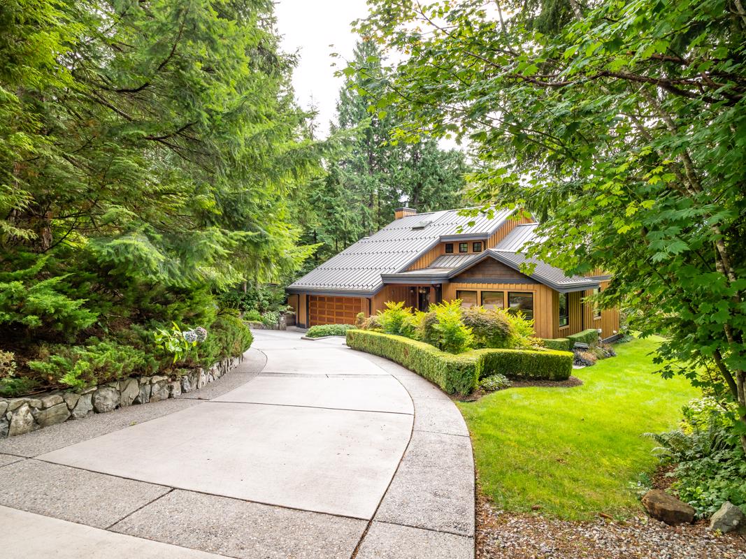 PICTURESQUE WEST COAST HOME British Columbia Luxury Homes Mansions