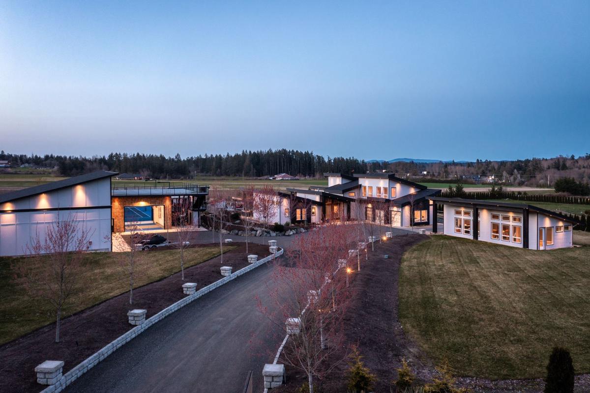 EXPANSIVE ESTATE WITH OUTSTANDING AMENITIES