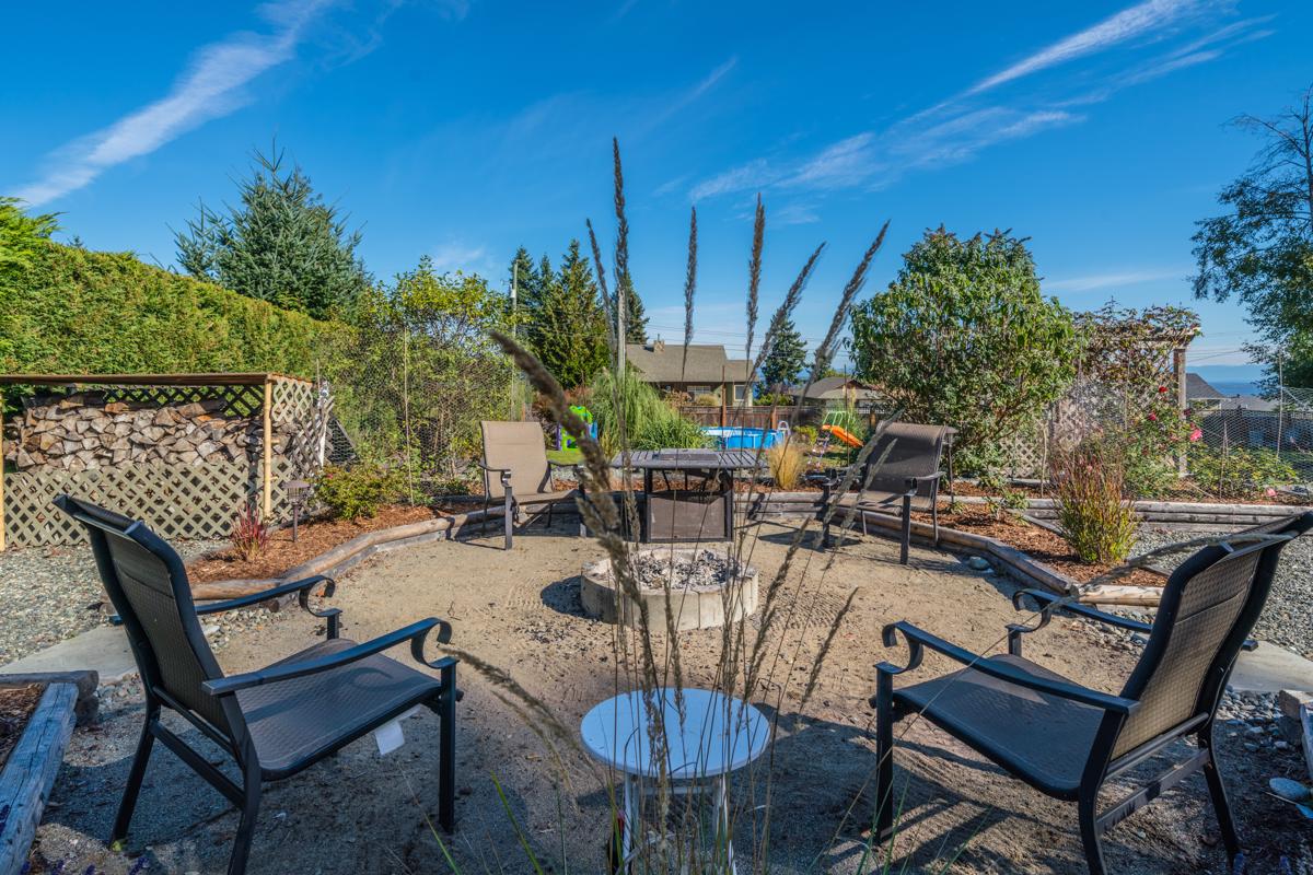 STUNNING OCEAN VIEW HOME IN BOWSER British Columbia Luxury Homes