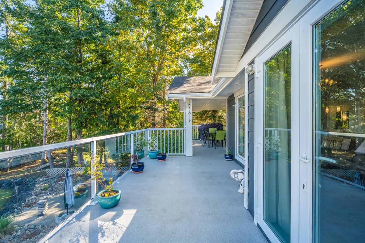 STUNNING OCEAN VIEW HOME IN BOWSER British Columbia Luxury Homes