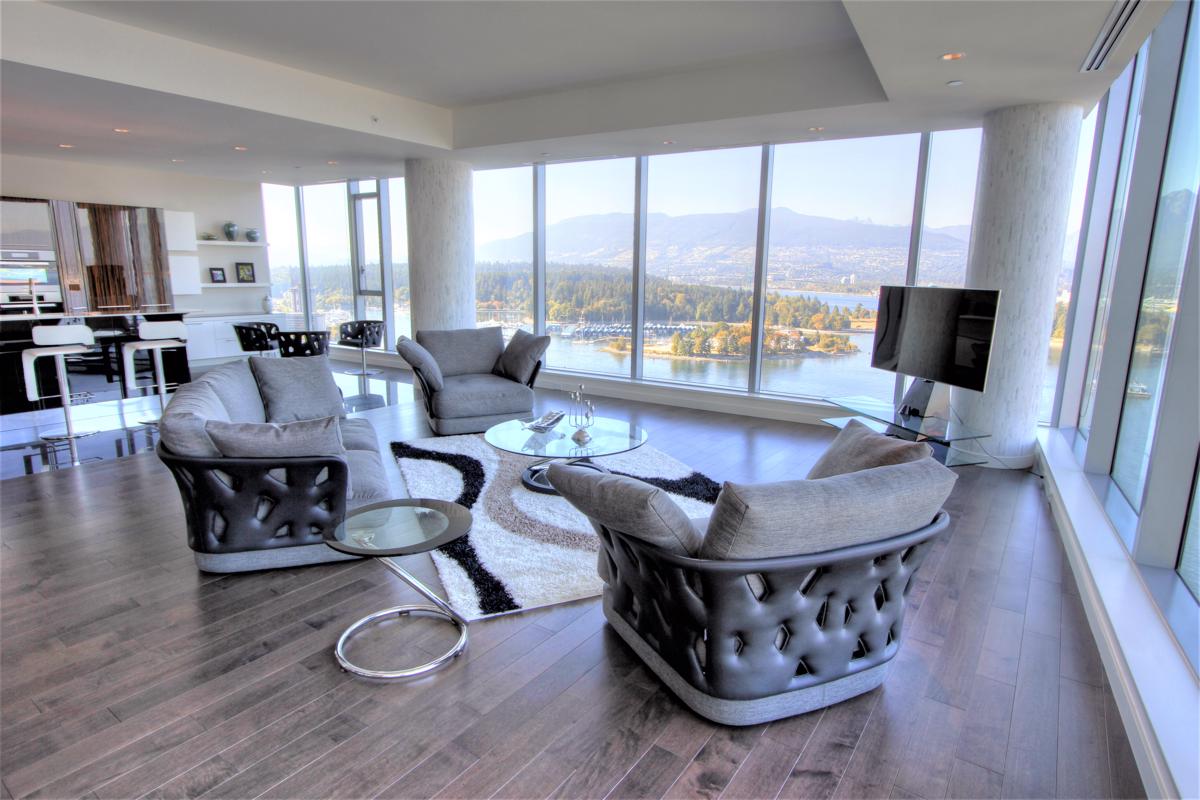 THE LEGENDARY WATERFRONT 02 PLAN IN PRESTIGIOUS THREE HARBOUR GREEN