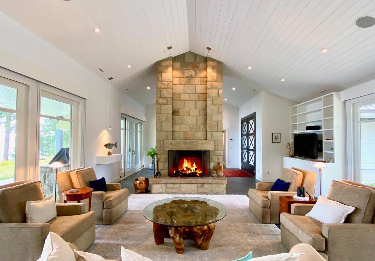 SPECTACULAR AND RARE WATERFRONT ESTATE