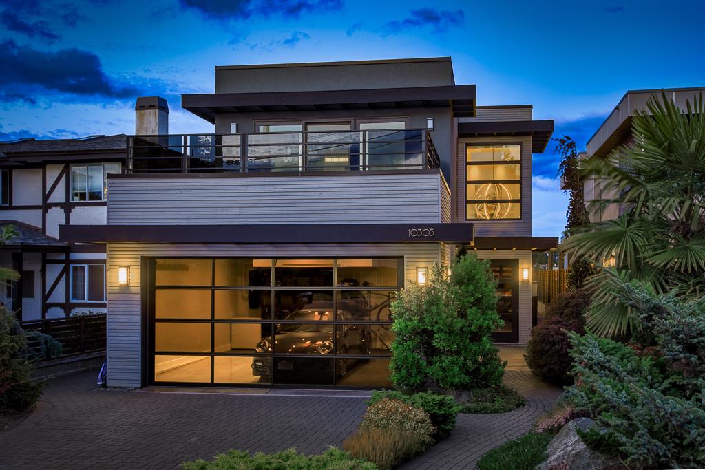 WATERFRONT HOME WITH IMPECCABLE DESIGN