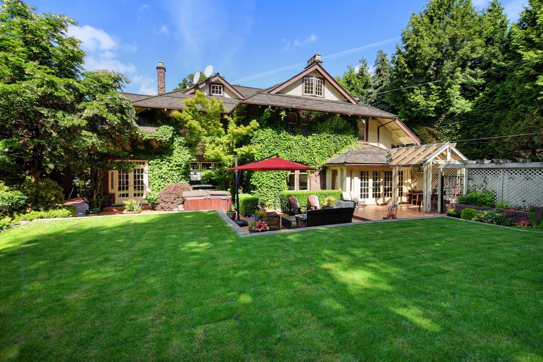 TRADITIONAL SHAUGHNESSY HOME British Columbia Luxury Homes Mansions
