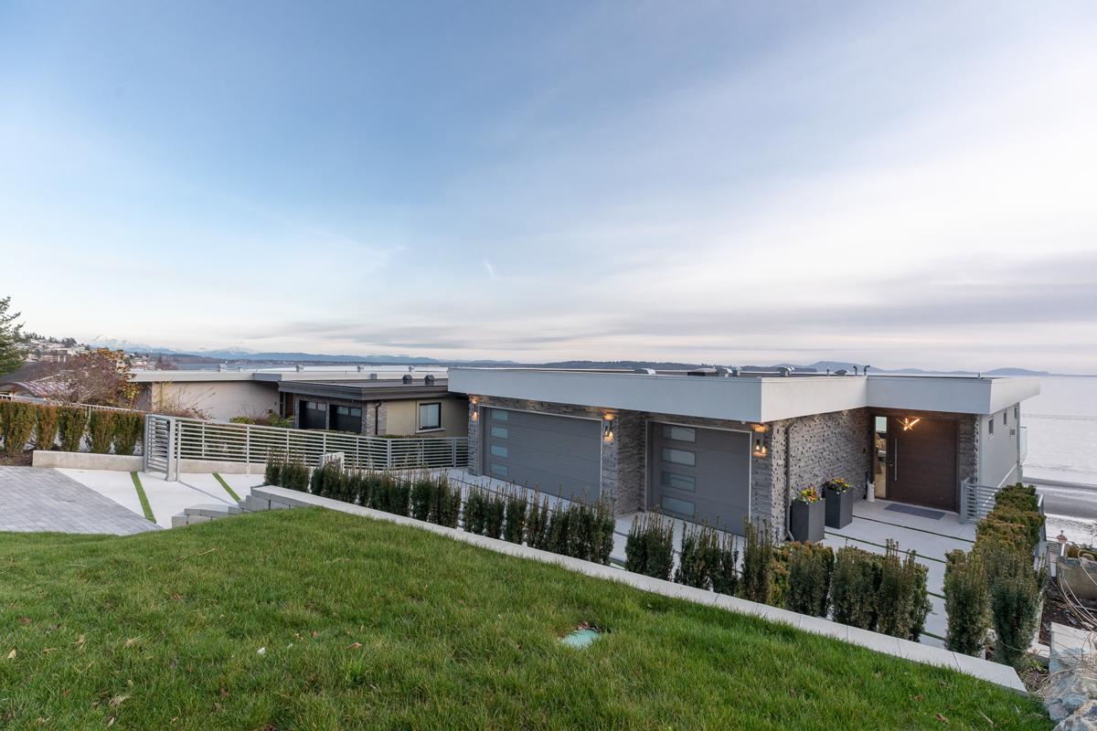 WATERFRONT MODERN MASTERPIECE IN WHITE ROCK
