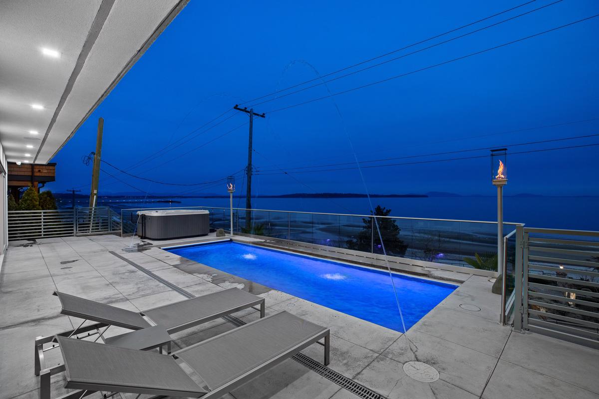 WATERFRONT MODERN MASTERPIECE IN WHITE ROCK British Columbia Luxury