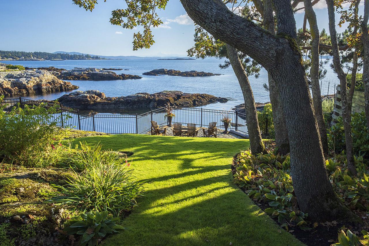 CHARMING WATERFRONT HOME ON EXQUISITE PROTECTED COVE