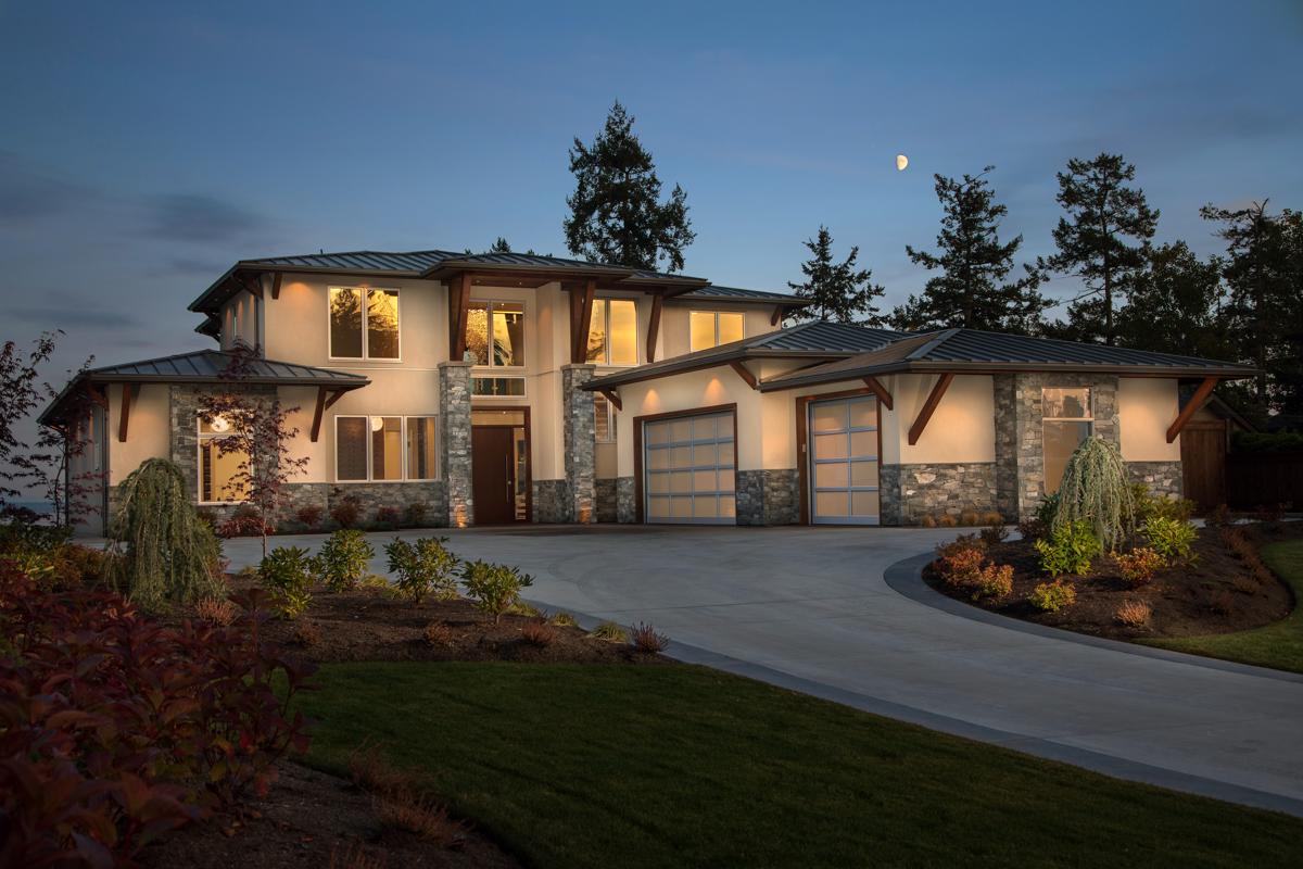 SPECTACULAR LOW-BANK WATERFRONT HOME