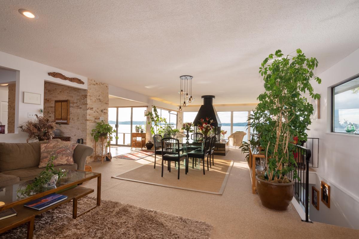 WATERFRONT BOWEN ISLAND HOME WITH ACREAGE | British ...