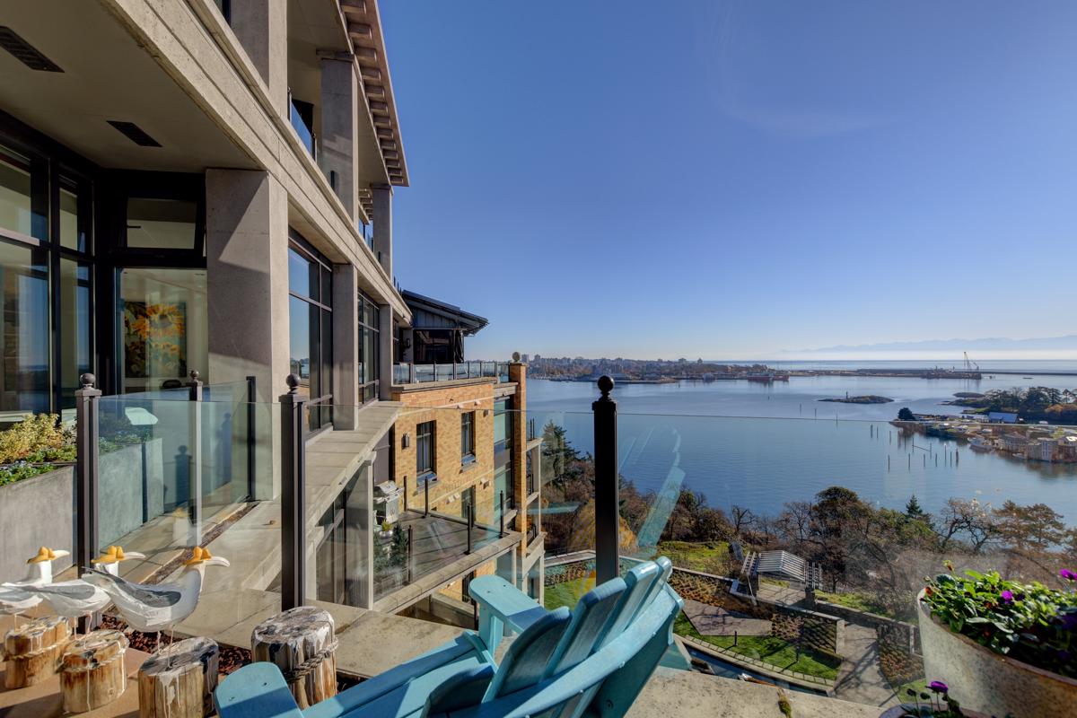 Forever Unobstructed Ocean And Mountain Views In Esquilmalt 845 Dunsmuir Road, Esquimalt, BC