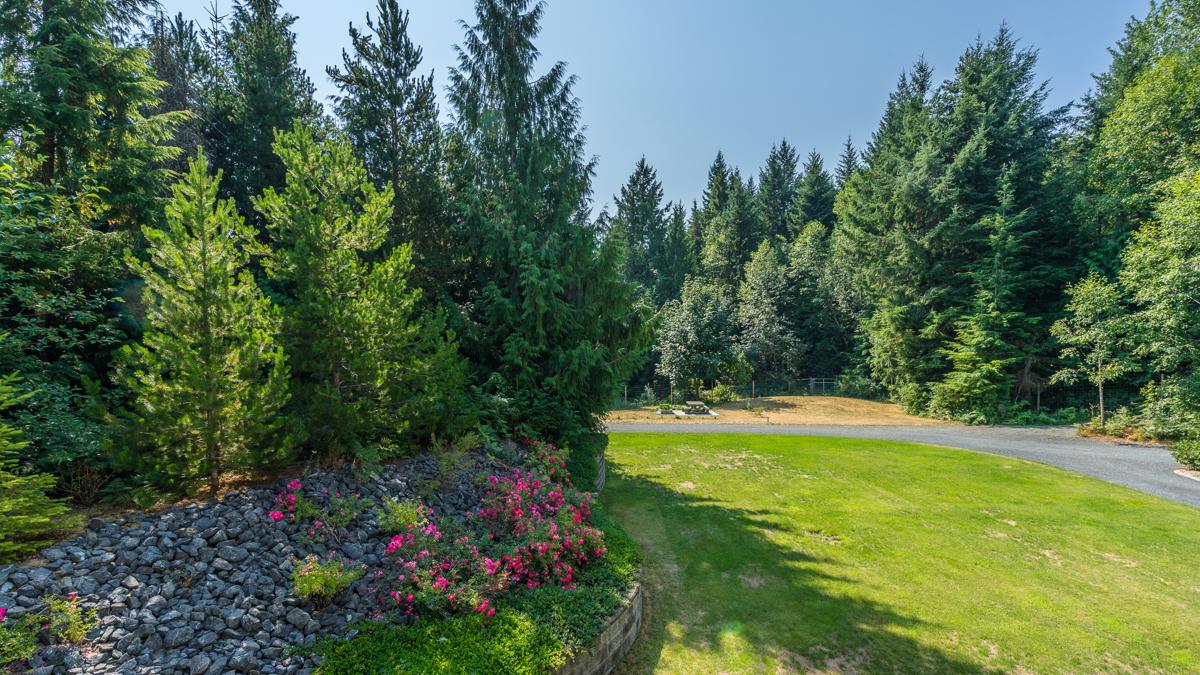 Peaceful Home In Qualicum Beach British Columbia Luxury Homes Mansions For Sale Luxury Portfolio