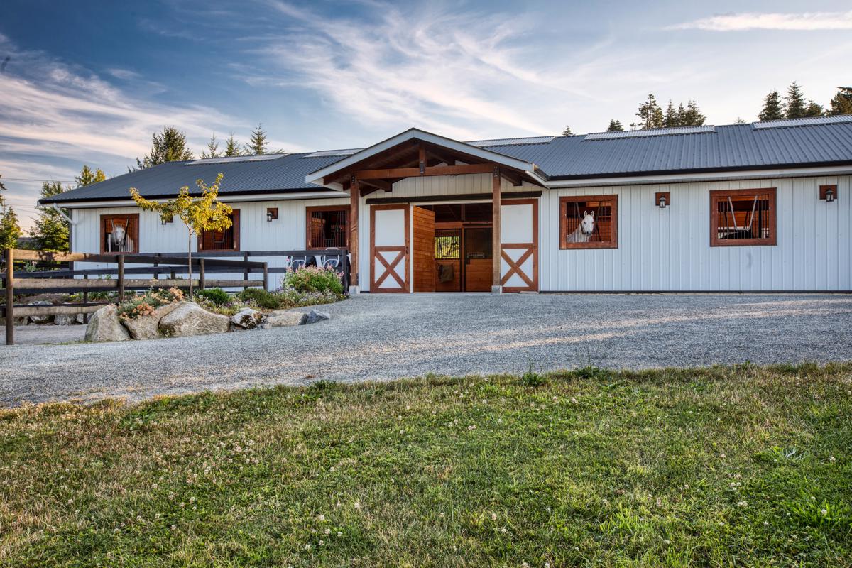 SPECTACULAR EQUESTRIAN PROPERTY IN CENTRAL SAANICH British Columbia