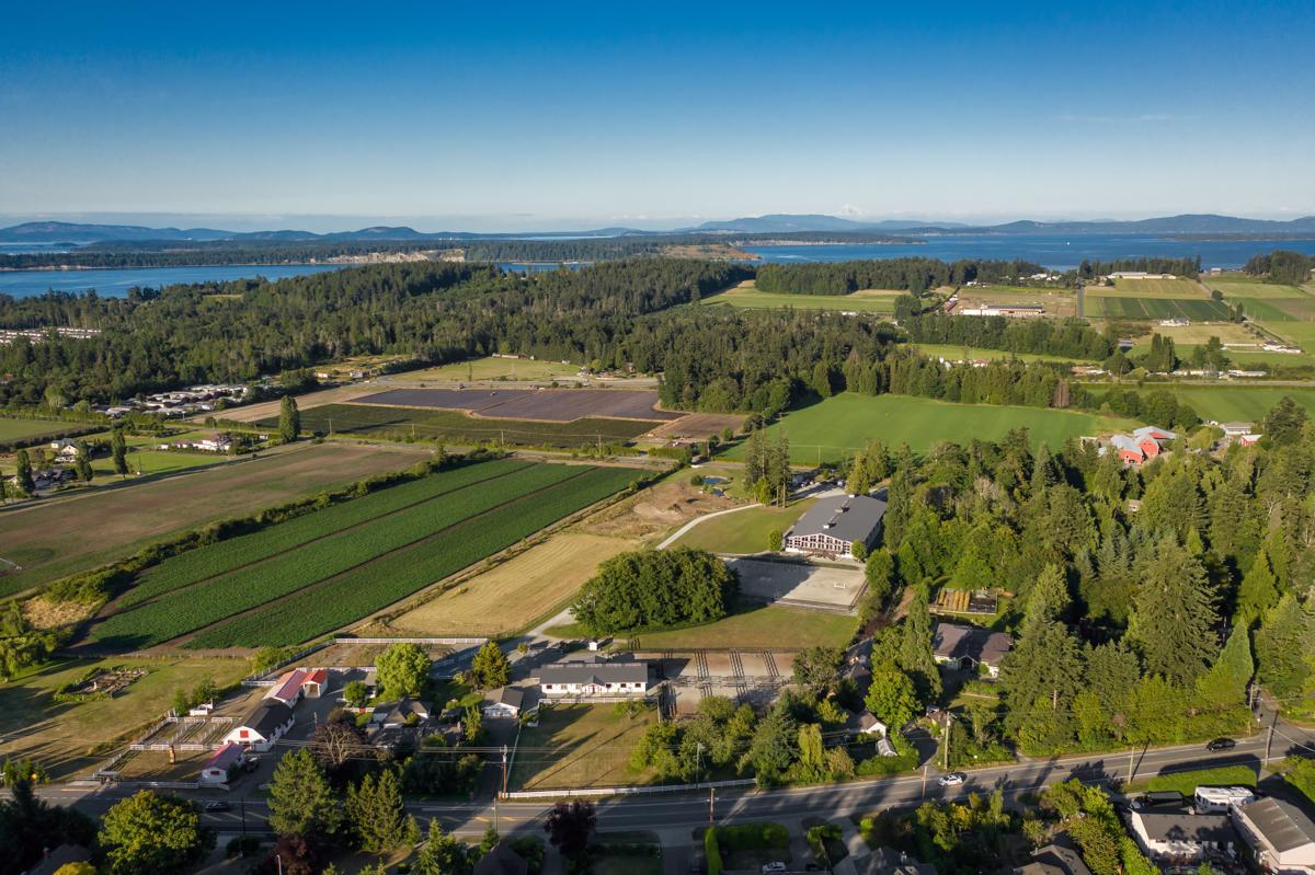 SPECTACULAR EQUESTRIAN PROPERTY IN CENTRAL SAANICH British Columbia Luxury Homes Mansions SPECTACULAR EQUESTRIAN PROPERTY IN CENTRAL SAANICH British Columbia Luxury Homes Mansions