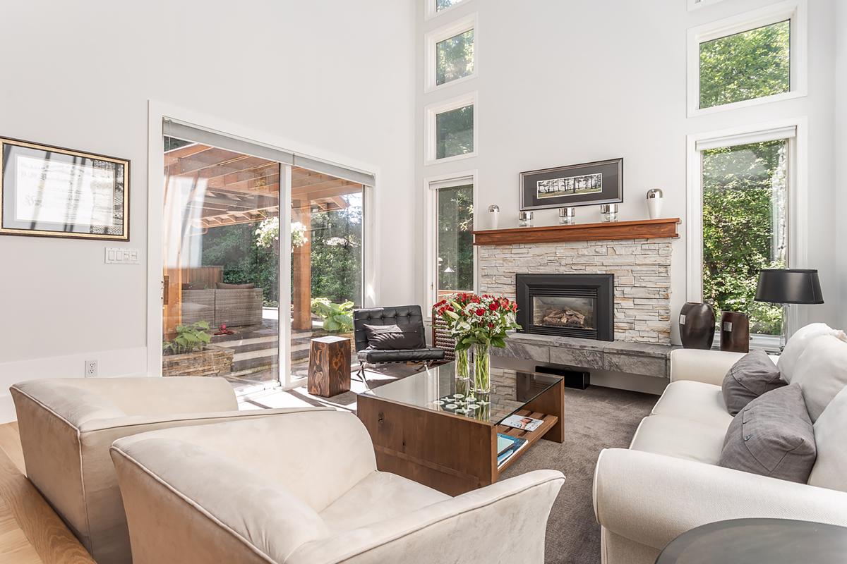 BREATHTAKING PRIVATE HAVEN RANCHER IN SOUTH SURREY British Columbia