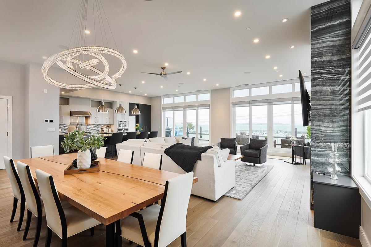 TOP FLOOR CONDO IN CHARMING OCEANFRONT TOWN OF SIDNEY