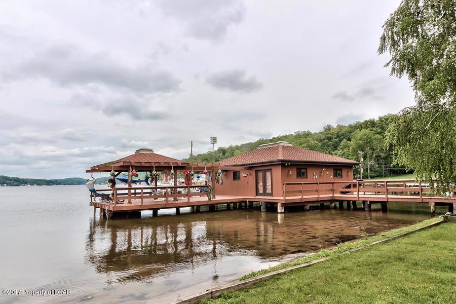 OUTSTANDING LAKEFRONT PROPERTY Pennsylvania Luxury Homes Mansions