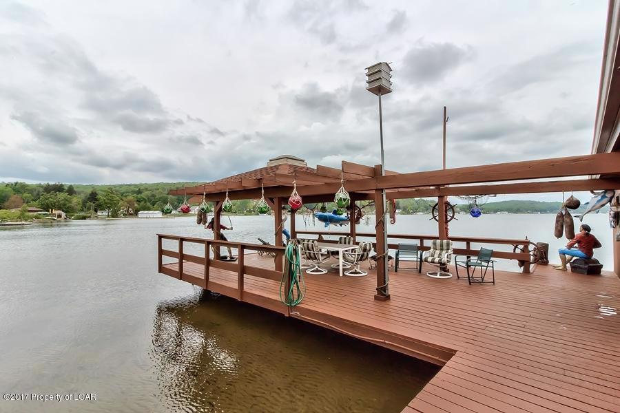 OUTSTANDING LAKEFRONT PROPERTY Pennsylvania Luxury Homes Mansions