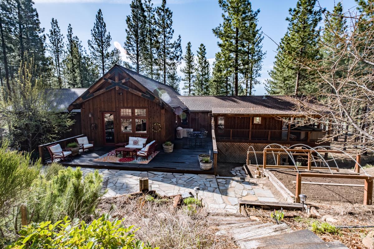 STUNNING MOUNTAIN HOME ON FIVE ACRES California Luxury Homes