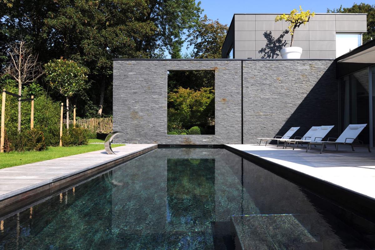 STUNNING CONTEMPORARY PROPERTY