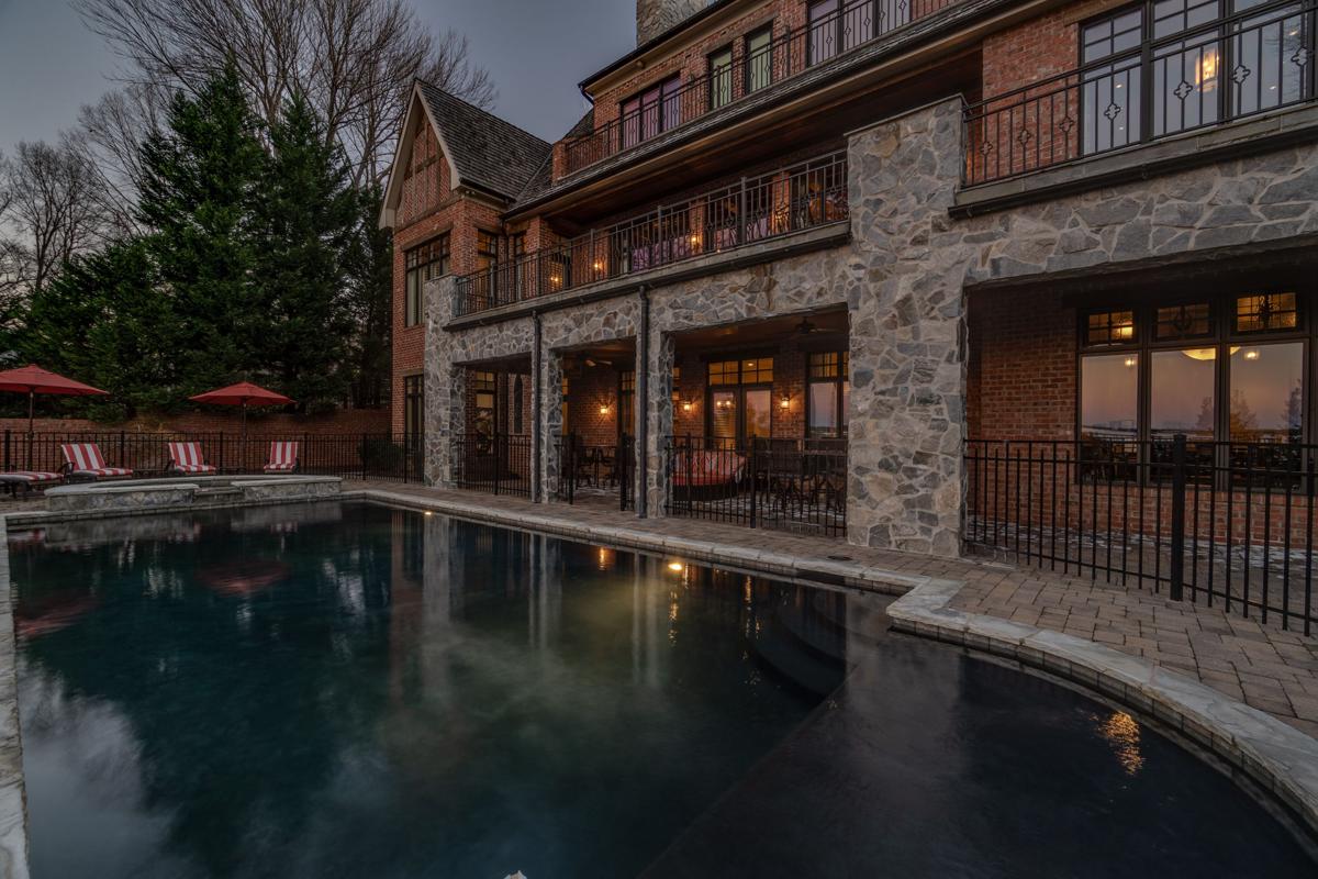 GRANDEUR AND CHARM ON LAKE NORMAN North Carolina Luxury Homes