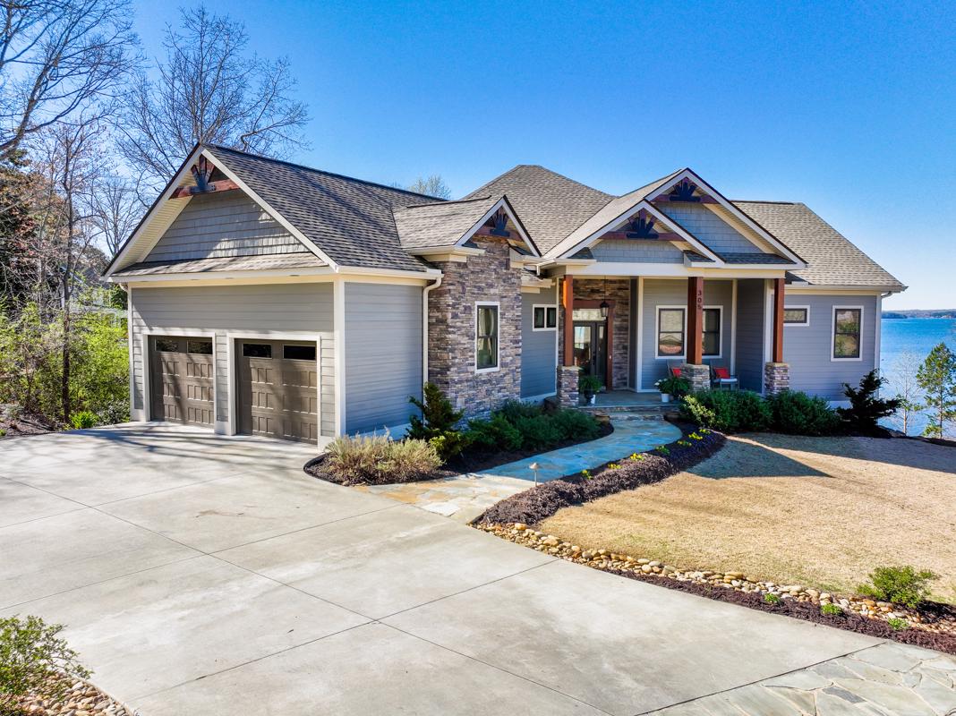 Craftsman Style With Modern Touches On Lake Keowee 305 Wynswept