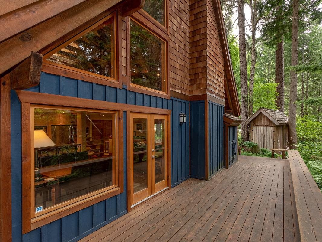 PRIVATE MOUNTAIN CABIN British Columbia Luxury