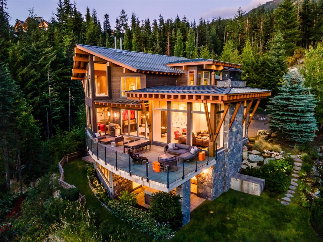GRAND SKIIN SKIOUT KADENWOOD HOME British Columbia Luxury Homes