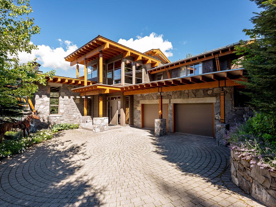 GRAND SKIIN SKIOUT KADENWOOD HOME British Columbia Luxury Homes Mansions For Sale Luxury