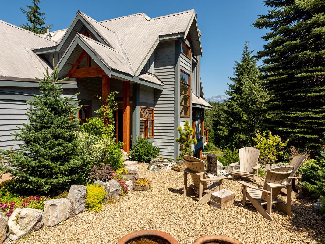 RECENTLY RENOVATED HOME WITH MOUNTAIN VIEWS British Columbia Luxury