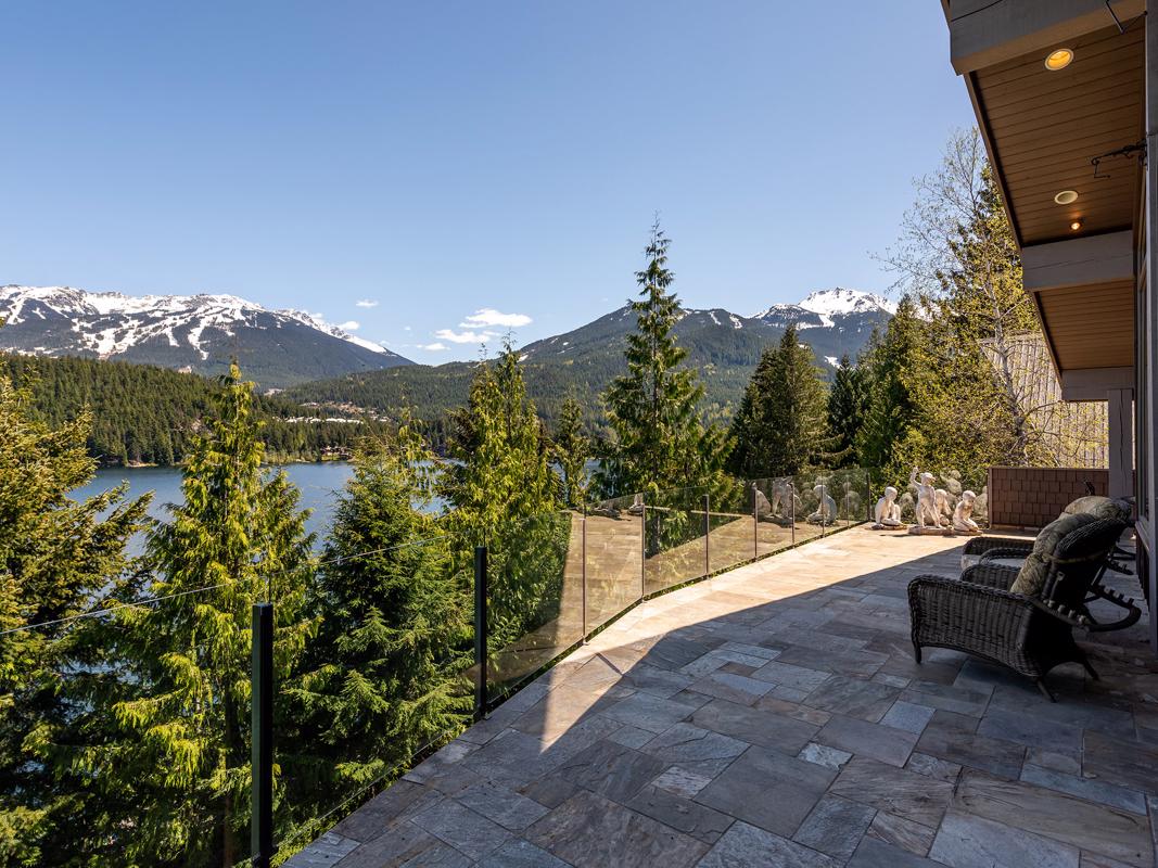 Lakefront Chalet With Dual Mountain Views 5698 Alta Lake Road