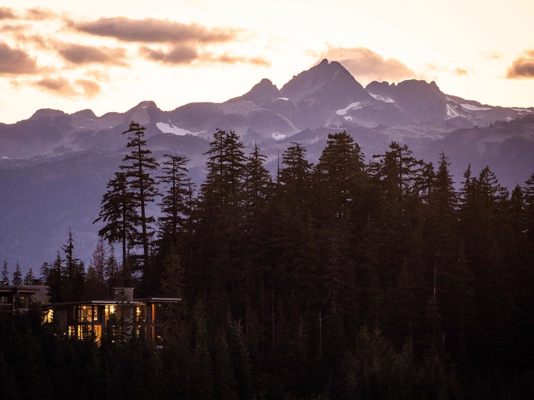 MASTERFULLY CONTEMPORARY MOUNTAIN HOME