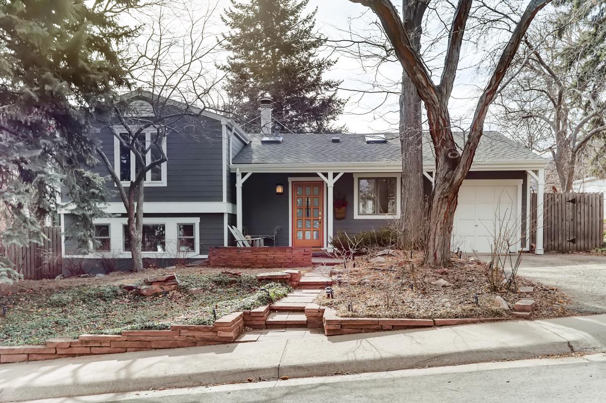 CHARMING NEWLANDS HOME - PRIME LOCATION!