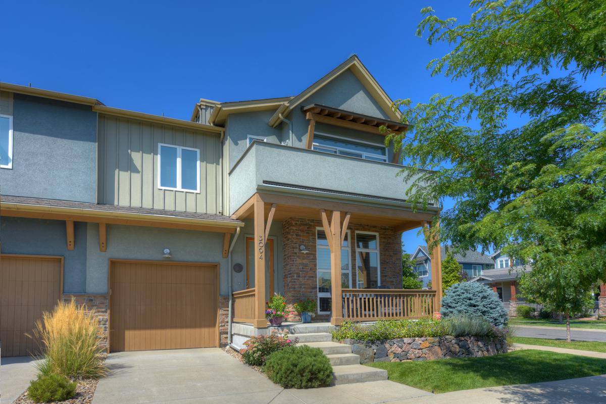 CONTEMPORARY DUPLEX WITH EASY ACCESS TO DOWNTOWN