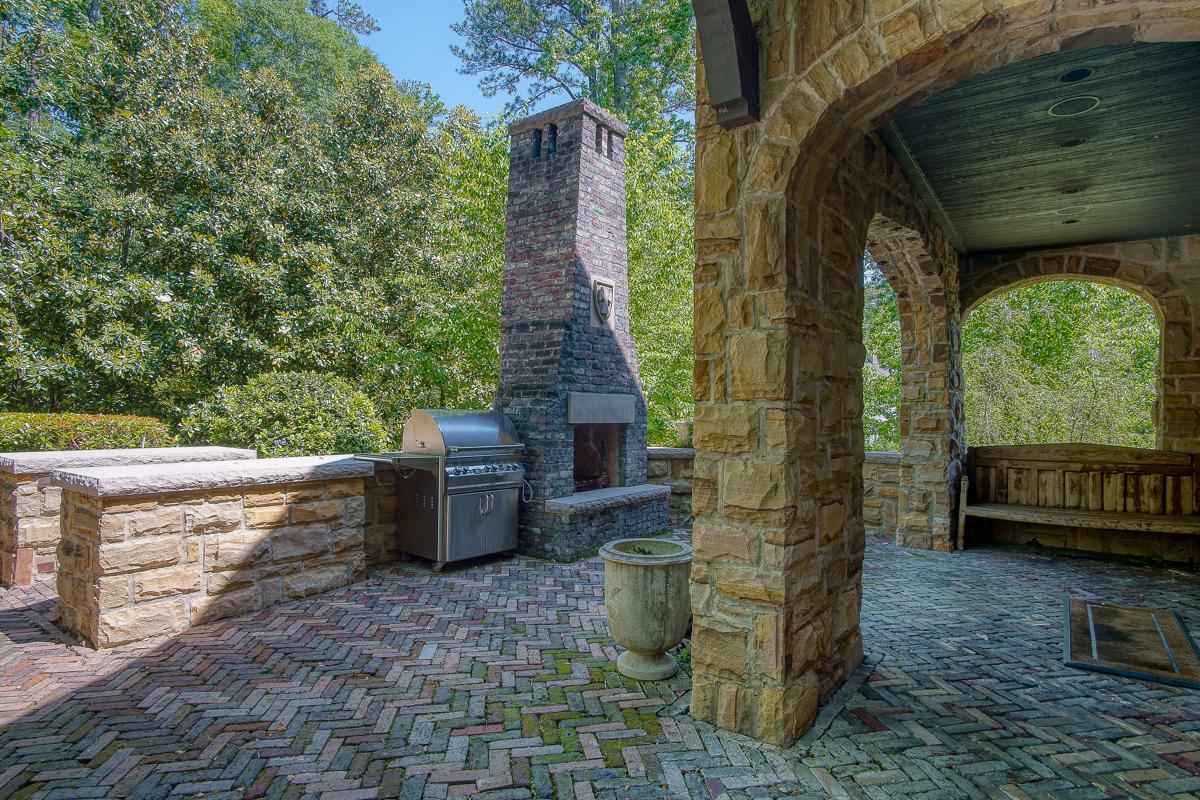 SPECTACULAR PRIVATE MOUNTAIN BROOK ESTATE Alabama Luxury Homes